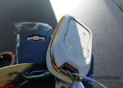 2018 Chevrolet Suburban Premier z USA, uszkodzony, nr VIN 1GNSCJKCXJR150912